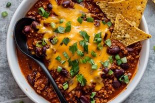 Pumpkin Chili: The Perfect Fall Recipe!